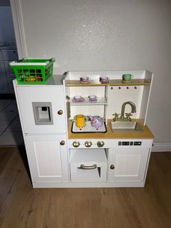Play kitchen