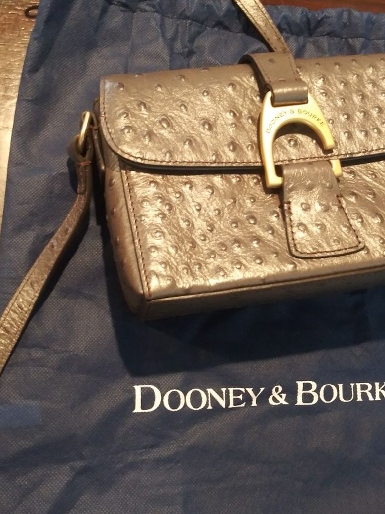 New Dooney &Bourke $65 With Dust Bag