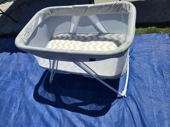 Travel baby bassinet