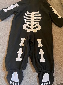 Skeleton costume
