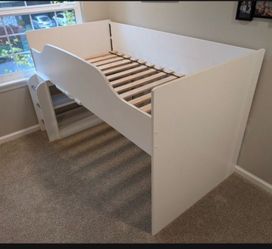 Twin bed
