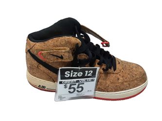 Nike 748282-100 Brown