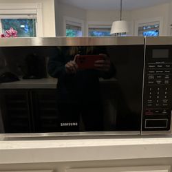 Samsung Microwave - For Parts 