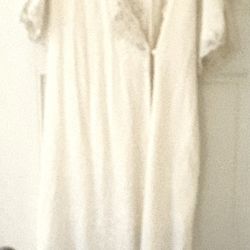 Beautiful Vintage 90s Bride's Night Gown Robe Set