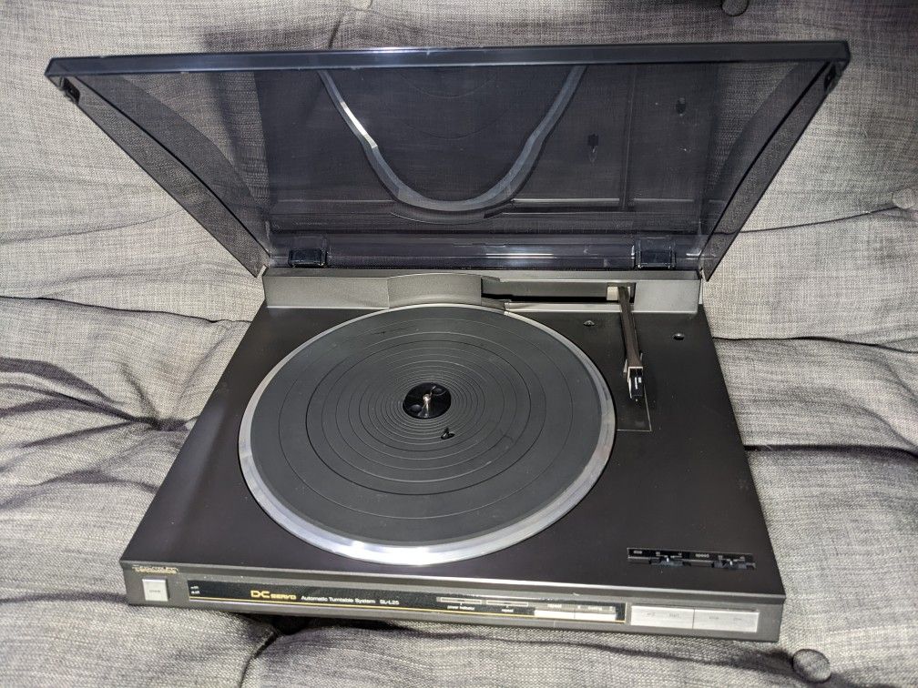 Technics SL-L25 Linear Tracking Turntable