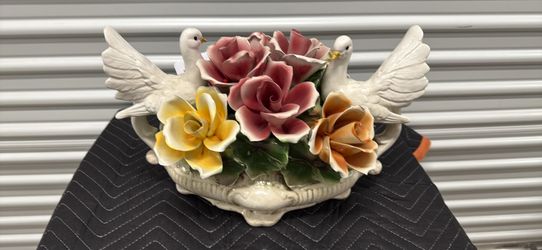 Vintage Capodimonte Porcelain Dove Centerpiece