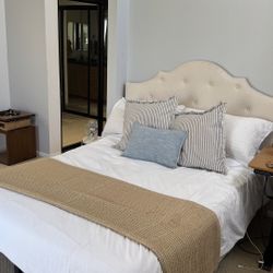 Bedroom Set: Queen Bed, headboard and metal frame 