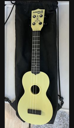 ukulele Makala Waterman $20 One broken string to replace. Great condition. Barely used.