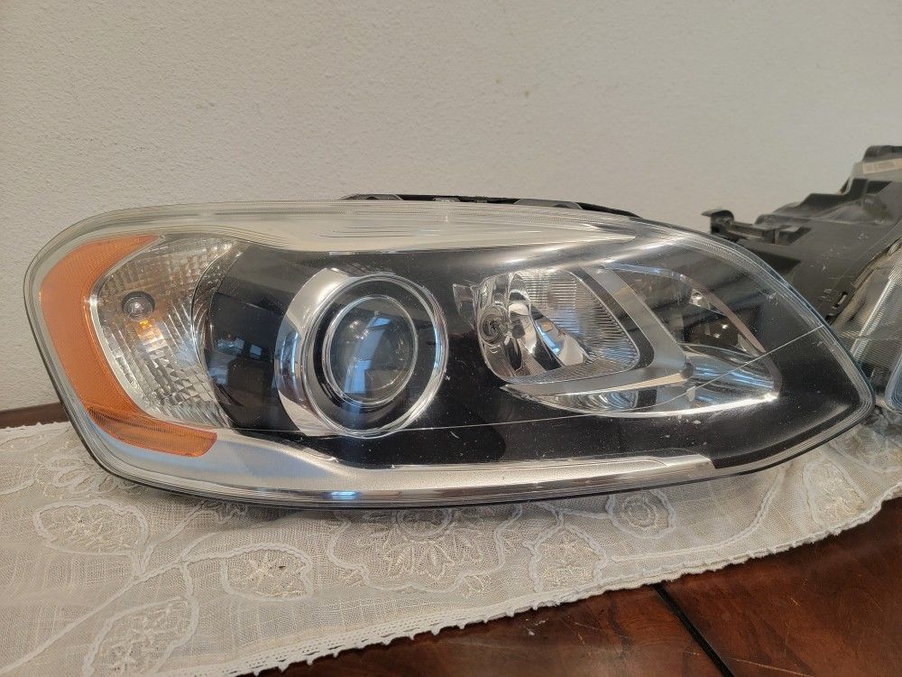 2014-2017 Volvo XC60 Headlights Assembly HID Xenon