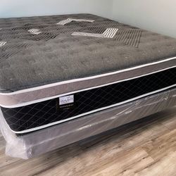 Queen Oasis Thermal Comfort Europillow Top 12inch Mattress!