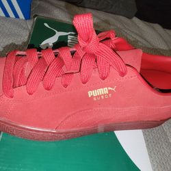 Pumas Suede
