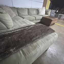 MAGNIFICENT 💫RIGHT-CHAISE SECTIONAL