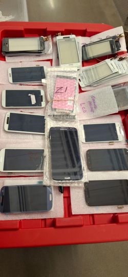 61  NEW  LCD  &  digitizers for old SAMSUNG  phones
