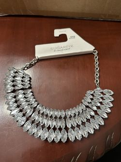 NWT Statement necklace