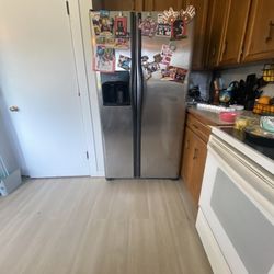 Frigidaire double door Fridge