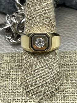 Mens Diamond signet ring