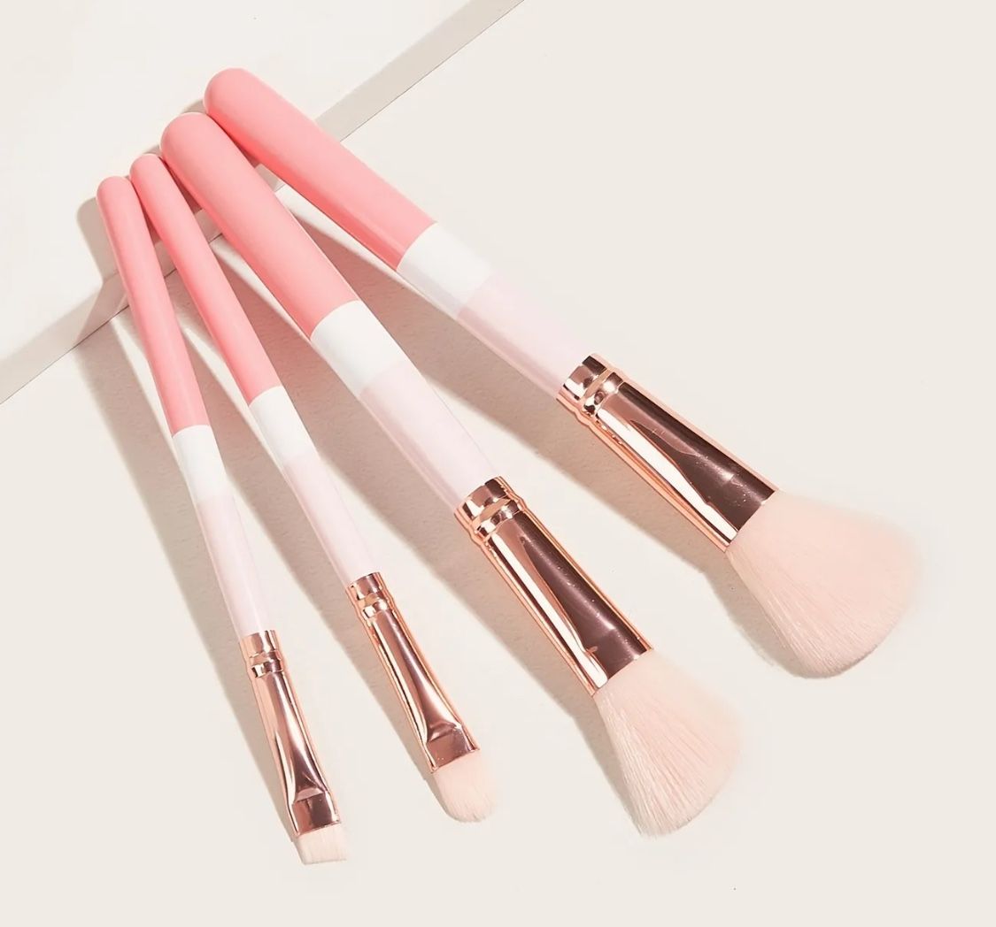 4pcs Face Makeup Brush With Wooden Handle Ultra Soft Easy Coloring Eyeshadow Eyebrow Foundation Beauty Tool Girls Women Gift