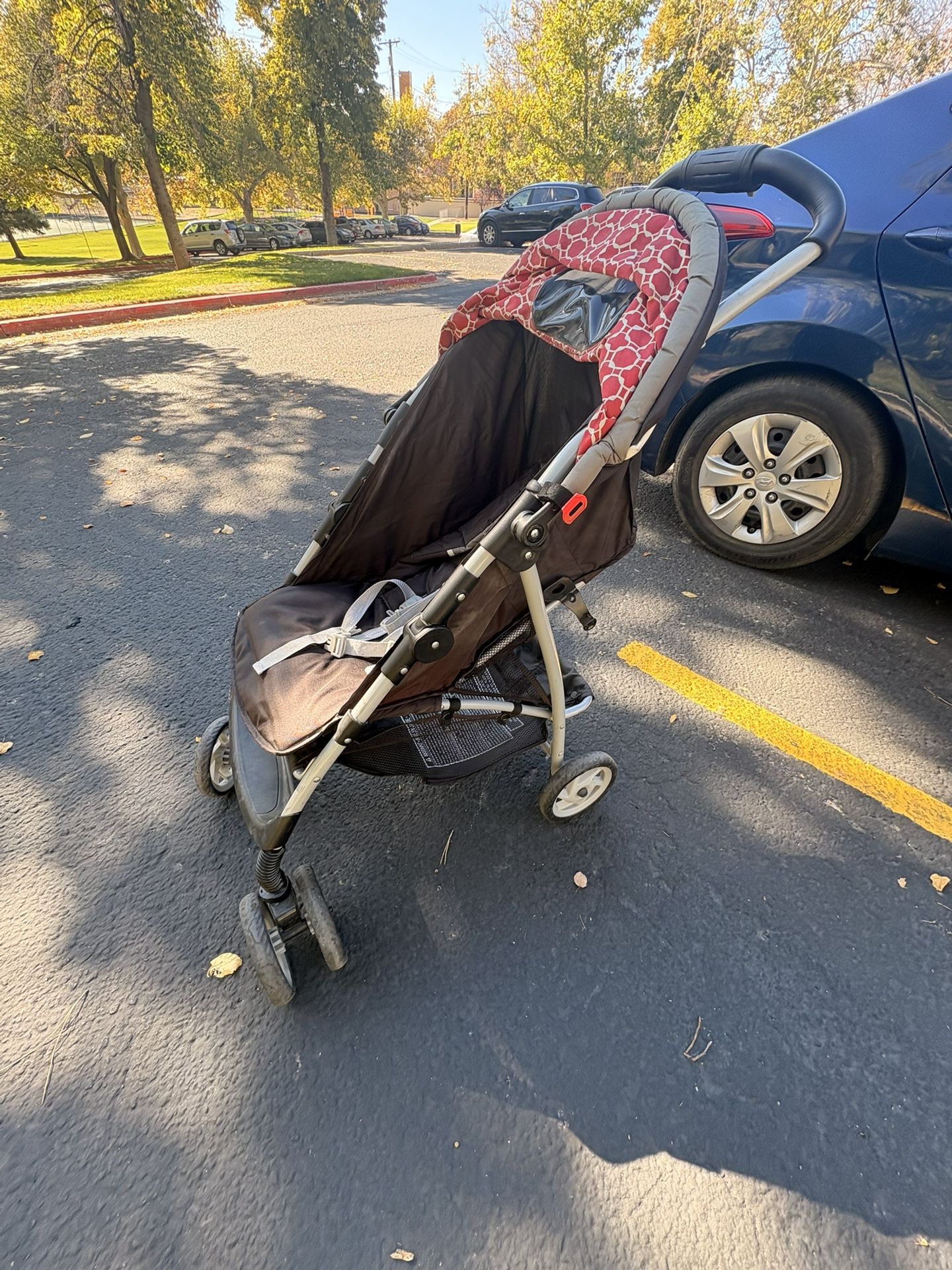 Graco LightRider Stroller -Great Condition - Lightweight and Compact