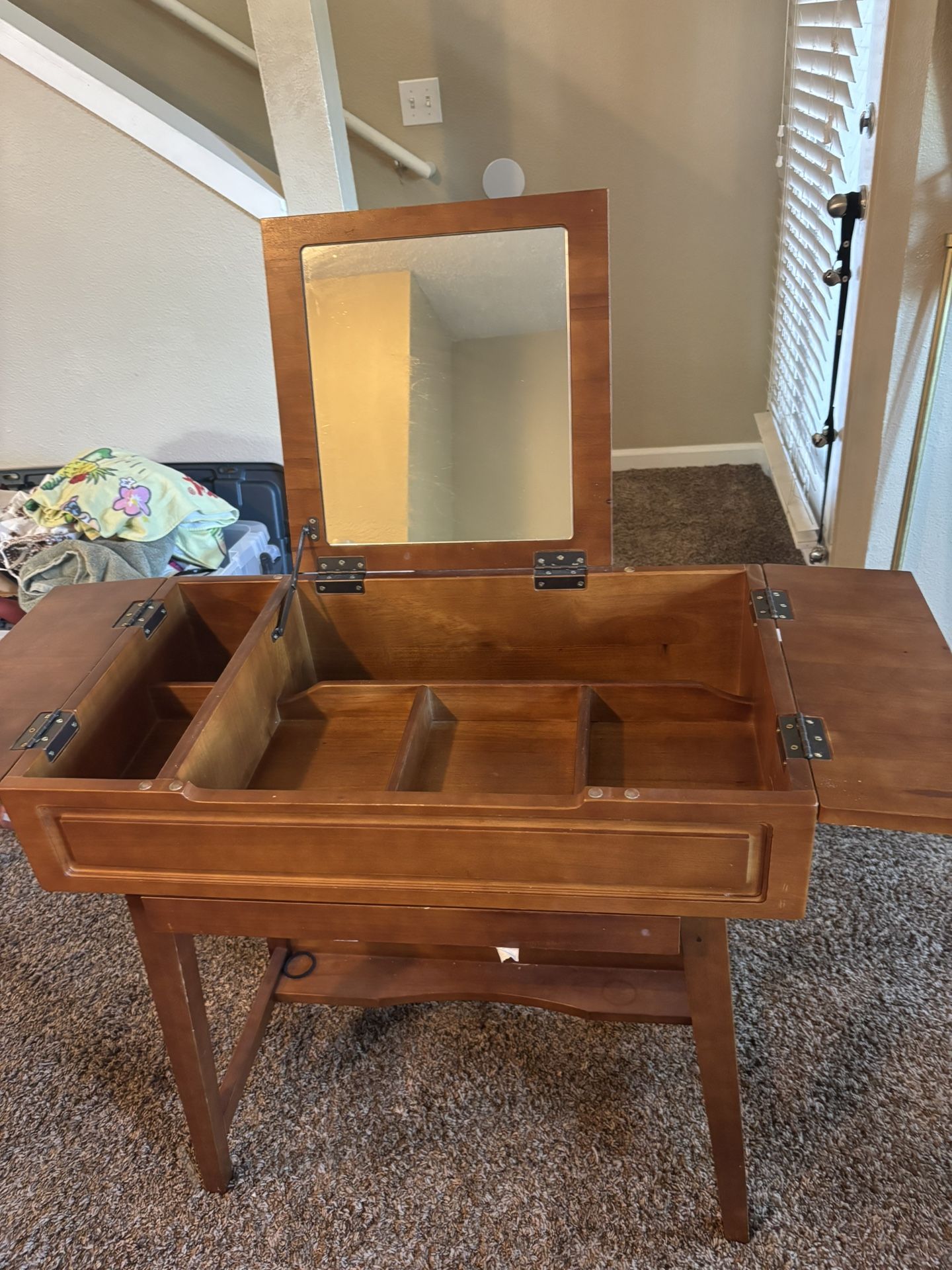 Make Up Table