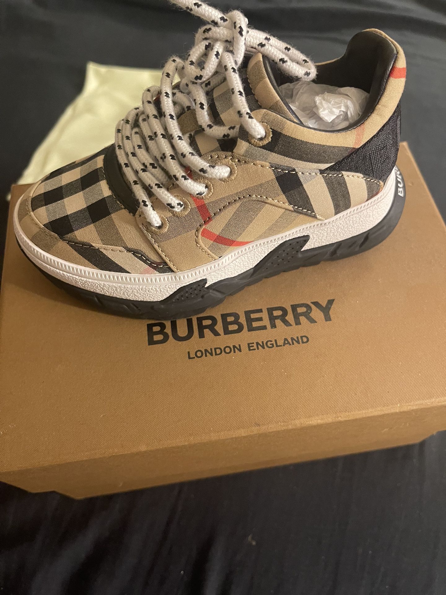 4C Burberry Shoes