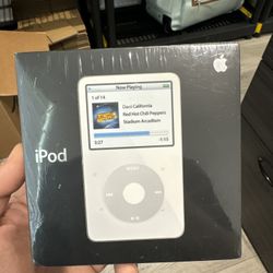 2006 Apple iPod Classic A1136 80 GB 5th Generation - White