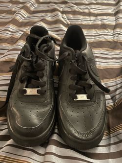Nike black sneakers size 4Y