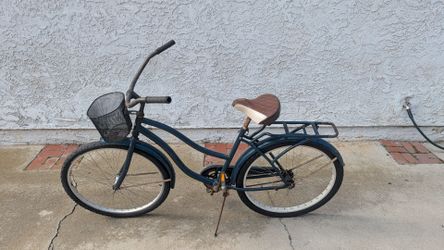 Basic outside girls beach cruiser good tubes and tires
