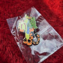 Winnie the pooh Ghiradelli Soda Shop DSSH Toys for tots LE400 Tigger pin