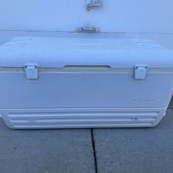 Igloo 150 Qt Cooler 