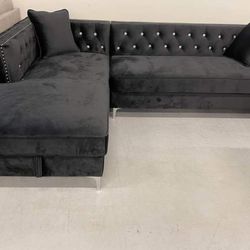 Black sectional with storage chaise -- Furniture of America 