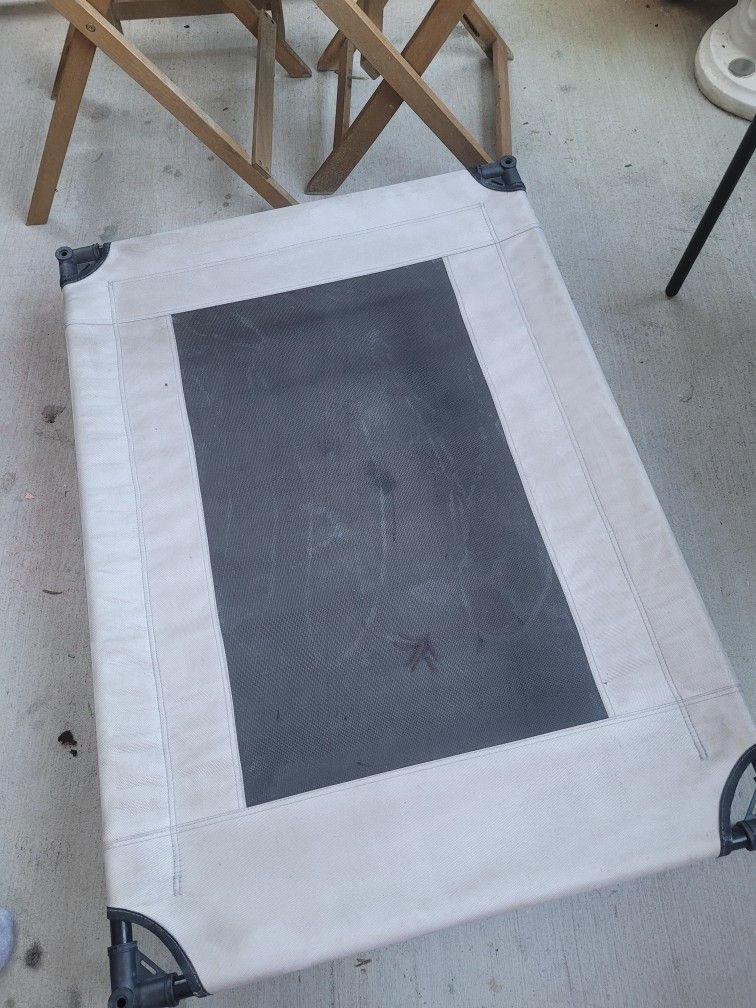 Dog Bed. Raised. Mesh With PVC frame