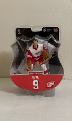 Gordie Howe #9 Detroit Red Wings Limited Edition Figure