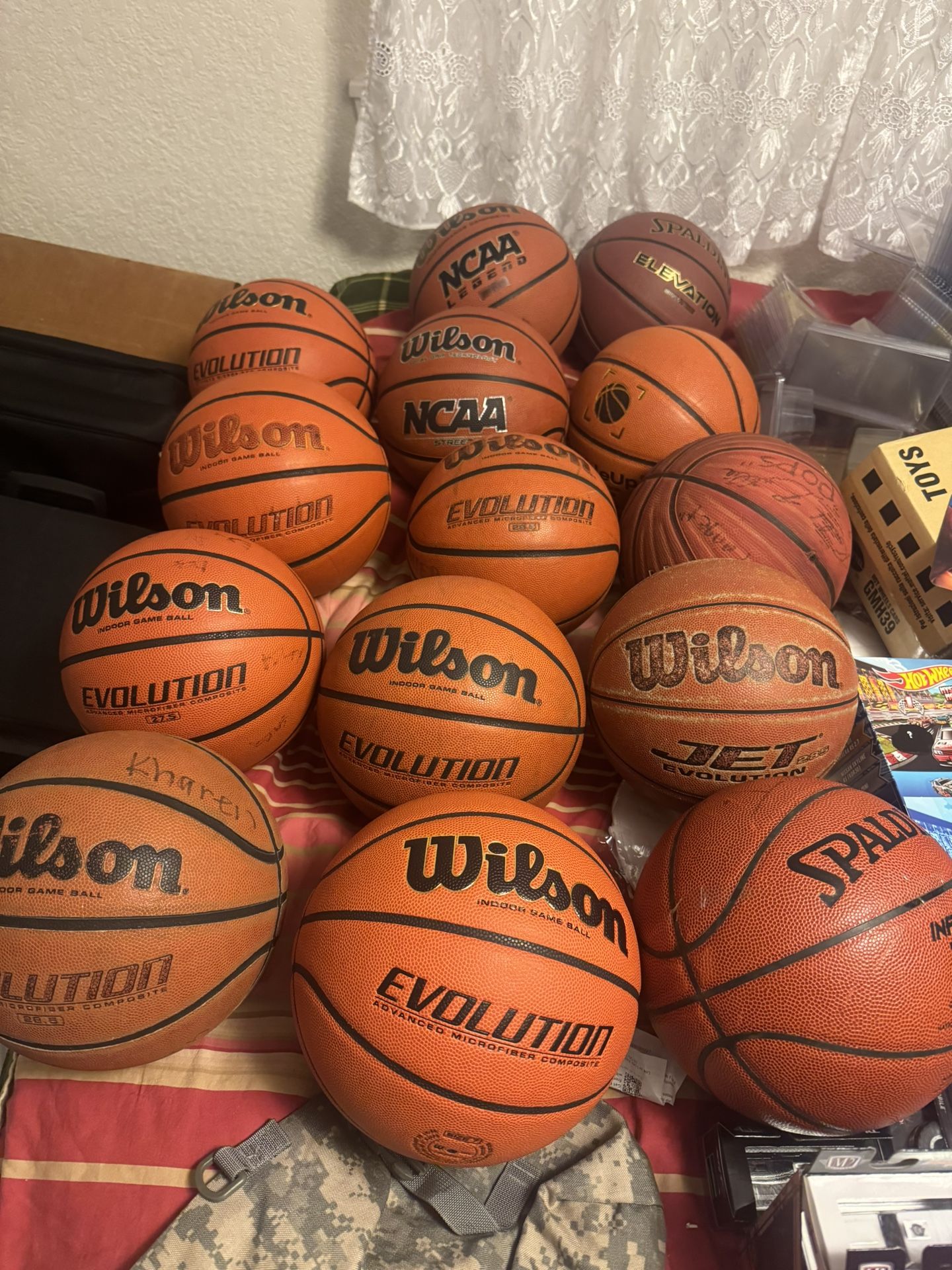 BASKETBALL LOT