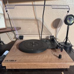 Victrola The Kingfield Bluetooth Record Player