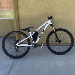 GT Stomper Pro 26in Mountain Bike