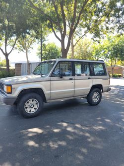 1990 Isuzu Trooper