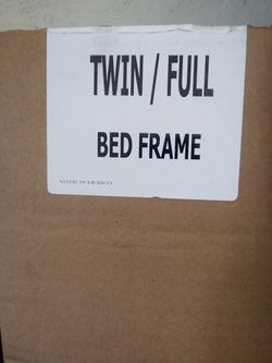 TWIN/FULL METAL BED FRAMES