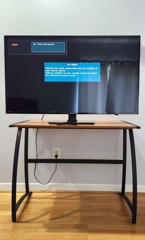 Samsung 48" Flatscreen Full HD TV & Table