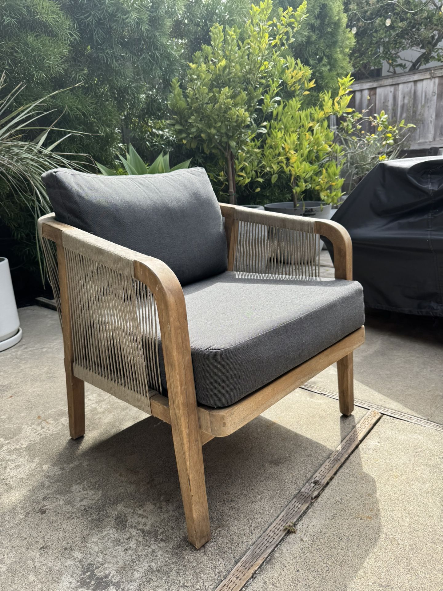 BRENTWOOD TEAK LOUNGE CHAIR