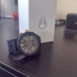 Nixon 51-30 Chrono | Black & Gold 
