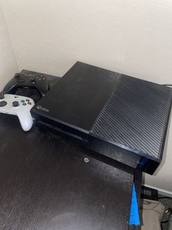 Xbox One 2 Controllers
