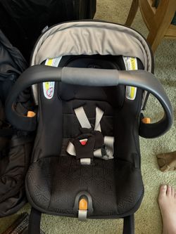 Chicco Travel Car seat/ Stroller Set