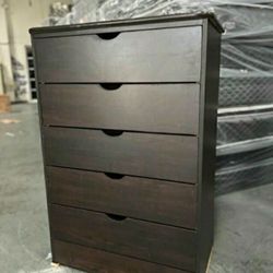 DRESSER NO KNOBS