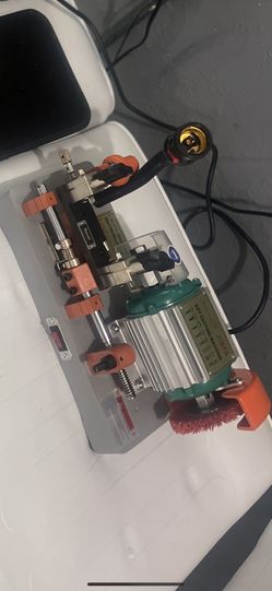 Key Cutting Machine