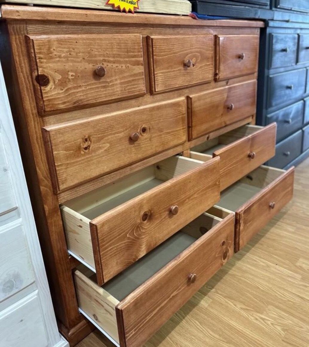 Nine Drawers Dresser With Rails 