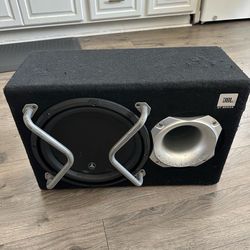 JL audio 12” subwoofer w/ Boss amp