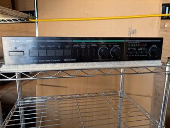Teac AV-500 audio-video controller