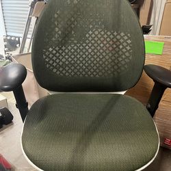 Autonomous green swivel computer chair