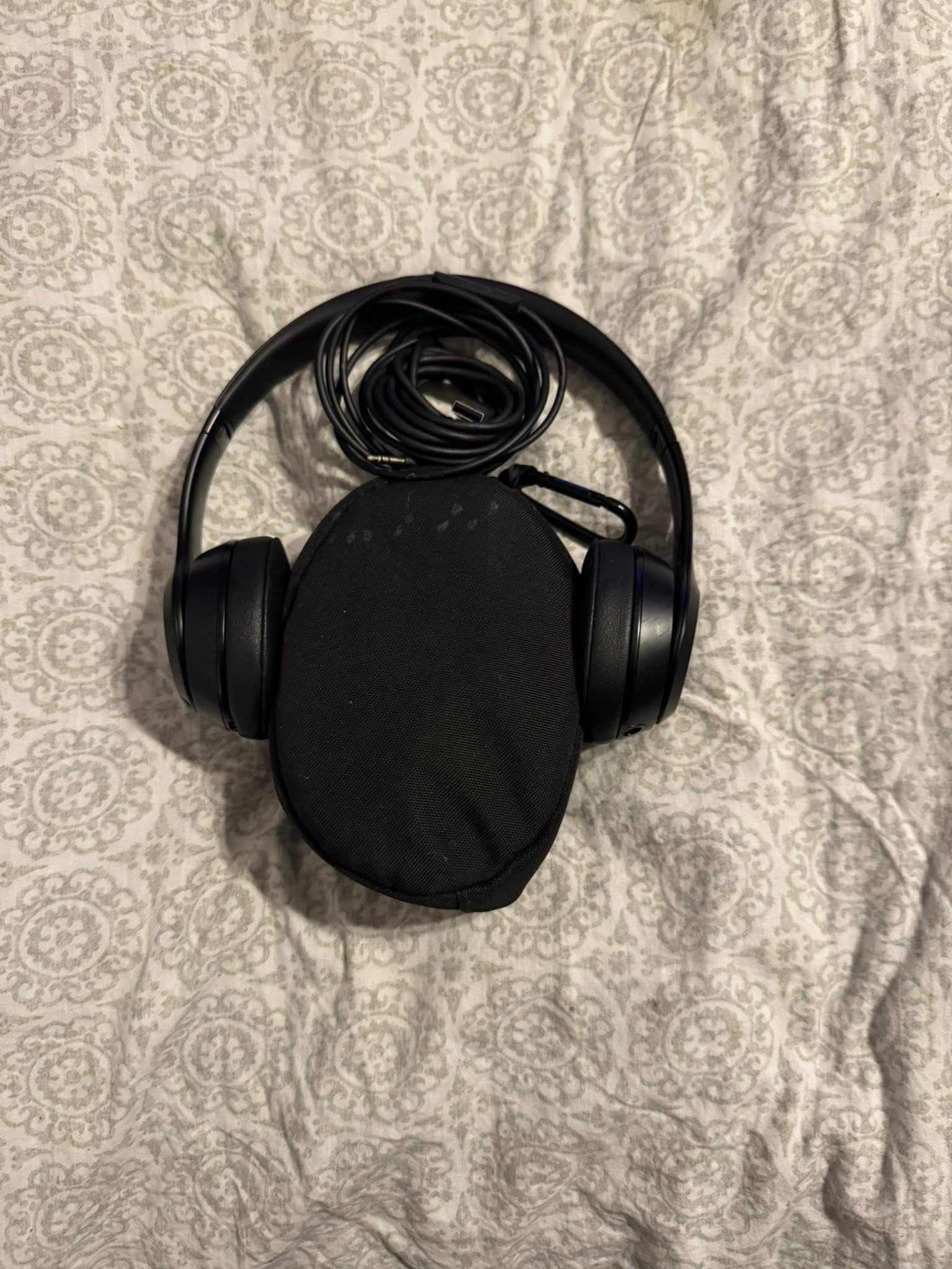 Beats Solo3 Bluetooth /wired Headphone With Mic
