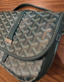 Green crossbody bag (meet up only) Worcester Massachusetts